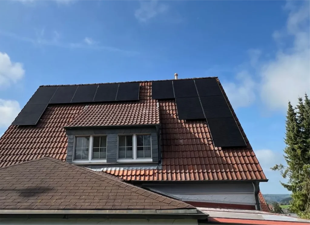 1photovoltaik-hesterberg-kaesper_dach-wand-breckerfeld